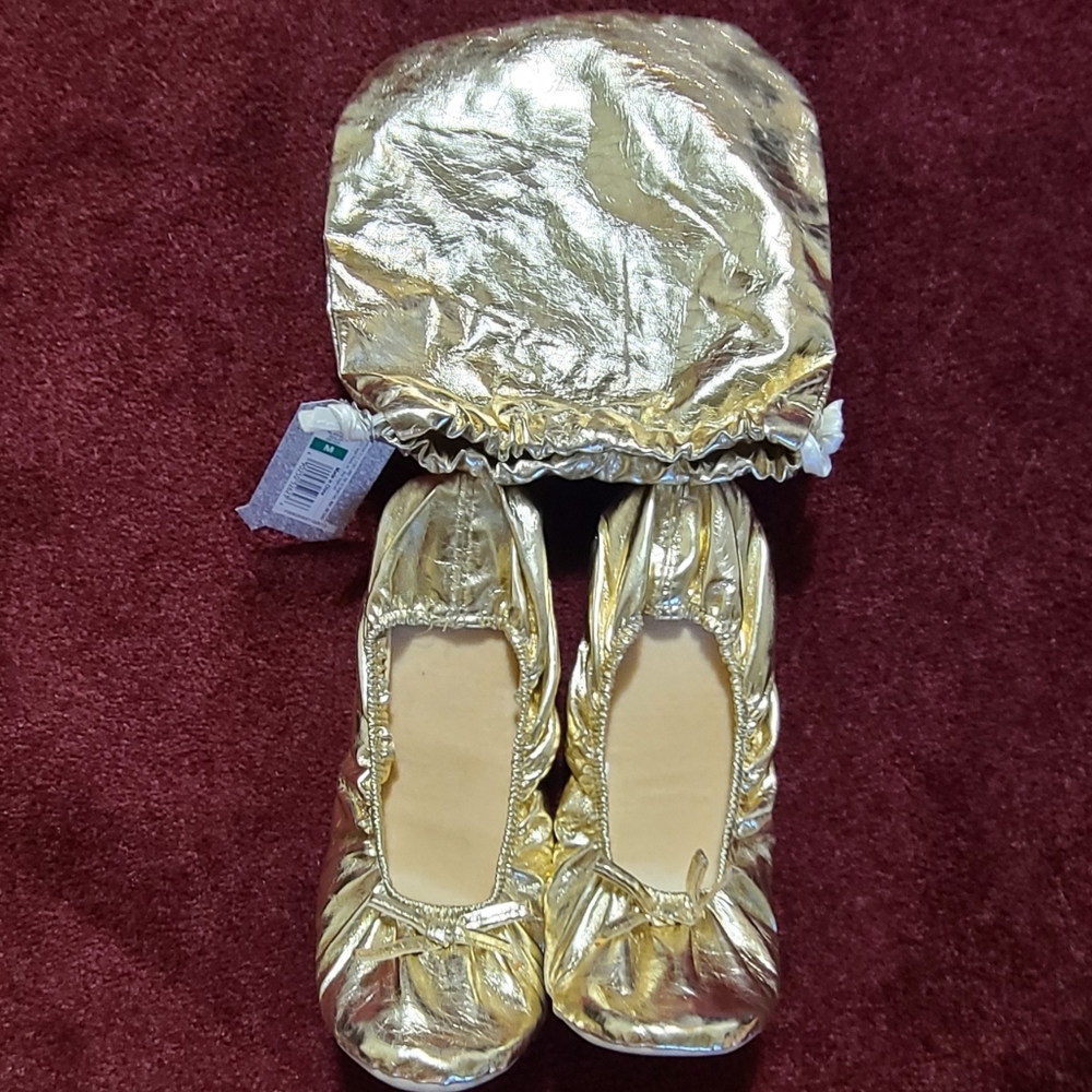 Xhilaration Folding Slippers‎ with Matching Carry Pouch